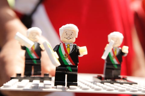 Previo al mensaje del presidente, primeramente se realizaron los debidos actos cívicos a los Símbolos Patrios mexicanos.