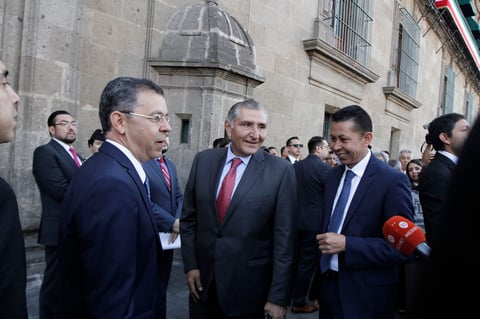 Reiteró que la situación actual del país es responsabilidad del modelo neoliberal que se aplicó en administraciones anteriores y que 'nada ha dañado más a México que la deshonestidad de sus gobernantes', pues acusó que esto es la principal causa de la desigualdad y la violencia.