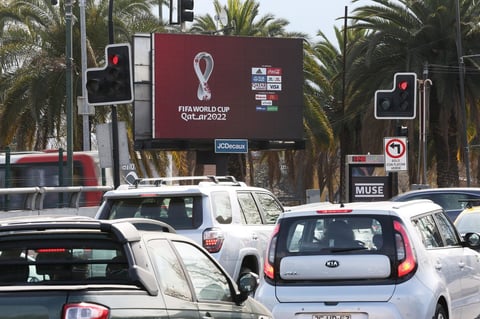 “Durante los meses de invierno, estos chales son muy habituales en muchas partes del mundo, en especial en las regiones árabes y en el Golfo Pérsico”, explicó.