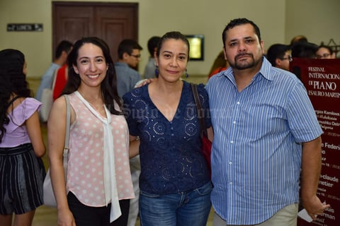 01092019 Laura, Michelle y Gabriel.