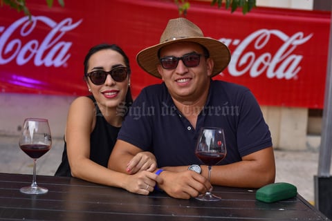 04092019 PABELLóN DEL VINO.  Violeta Vallejo y Sergio Lucio.