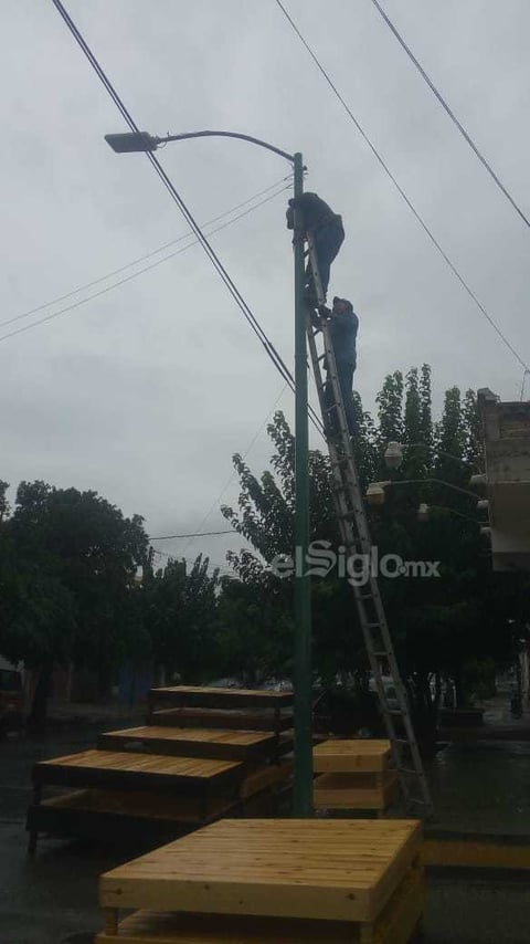 El encargado del Sistema Descentralizado de Agua Potable y Alcantarillado (Sideapa) de Gómez Palacio, René Galindo, señaló que se ha mantenido la coordinación con Protección Civil, Bomberos y Servicios Públicos para el tema de atención a las lluvias