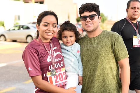 06092019 PARTICIPAN EN CARRERA.  Rachel, Aline y Luis.