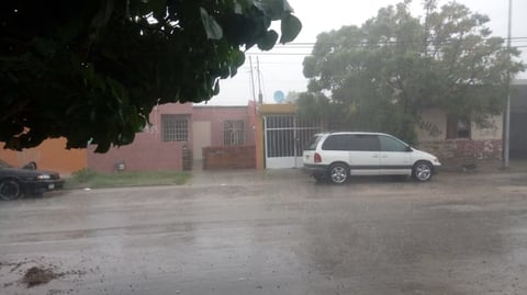 Elementos de Protección Civil y Bomberos exhortaron a la ciudadanía a tomar las respectivas precauciones al momento de ir al volante.