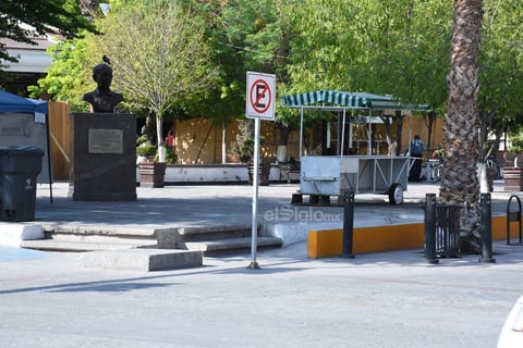 De igual manera dañadas por los rayones algunas señales viales son obstaculizadas por otras, como lo son las nomenclaturas, imposibilitando al conductor estar informado.