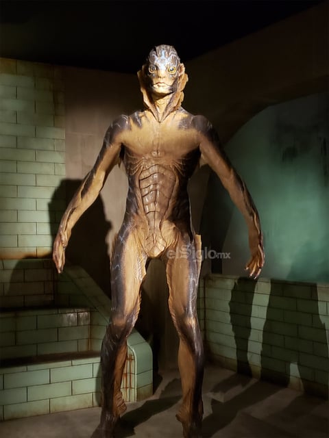 LOS OTROS, NOSOTROS LOS MONSTRUOS:

Distintas manifestaciones de los monstruos de Guillermo junto al cuadro de la Bruja de Goitia, grabados de Goya y el guardián de la paz de Siqueiros.