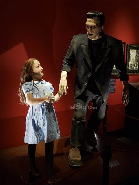 FRANKENSTEIN:
Esculturas de gran formato y pinturas
de uno de lo monstruos favoritos de
Guillermo, Frankenstein, se combinan
con la obra de Diego Rivera, Bernie
Wrightson y José María Velasco.