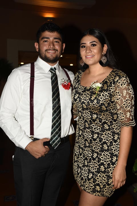 08092019 EN PAREJA.  Mario Cárdenas Arias y Mariel Meza Ramírez.