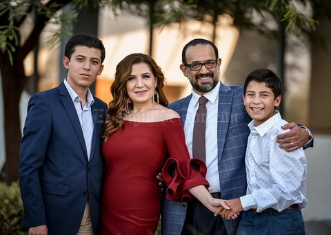 08092019 EN FAMILIA.  Nahum, Alejandra Enríquez de Sánchez, Carlos Alberto y Aníbal.