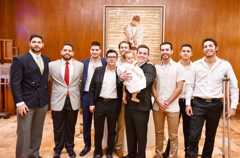 Nader Abularage y los invitados de su papá