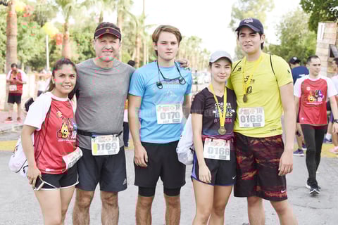 Victor, Ani, Gabriel, Julián y Lidia