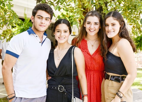 Juan Carlos Galindo, Ximena Rodríguez, Sofía Gutierrez y Angela Rodríguez
