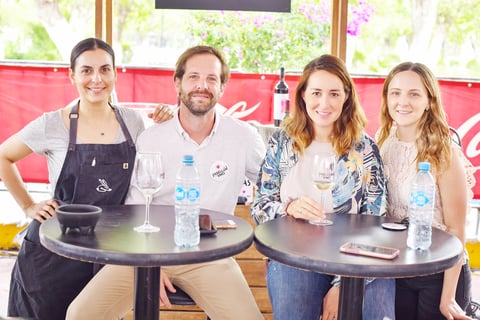 Andrea Martínez , Javier Guillan, Valeria Narro y Barbara Canavati