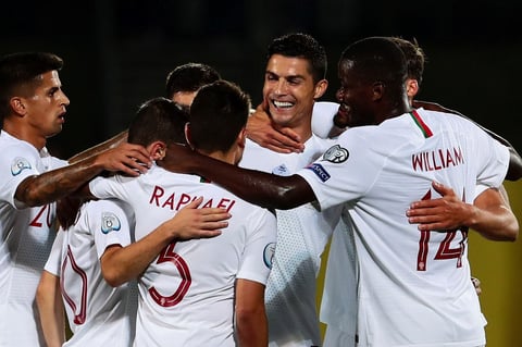 El futbolista anotó cuatro goles ante Selección de Lituania 