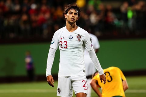 El futbolista anotó cuatro goles ante Selección de Lituania 