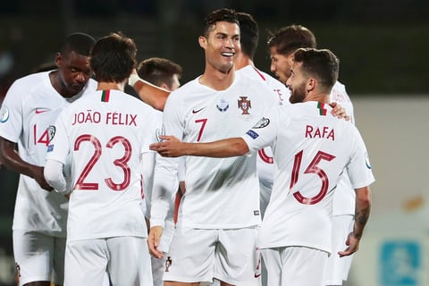 El futbolista anotó cuatro goles ante Selección de Lituania 