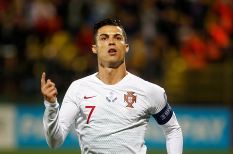 El futbolista anotó cuatro goles ante Selección de Lituania 