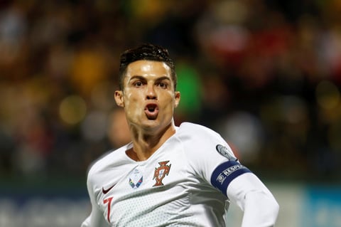 El futbolista anotó cuatro goles ante Selección de Lituania 