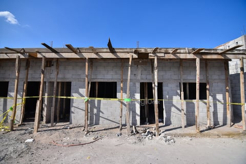 Riesgo. Se observan algunos terrenos en construcción, pero la obra fue clausurada y los vecinos consideran que representa un peligro.