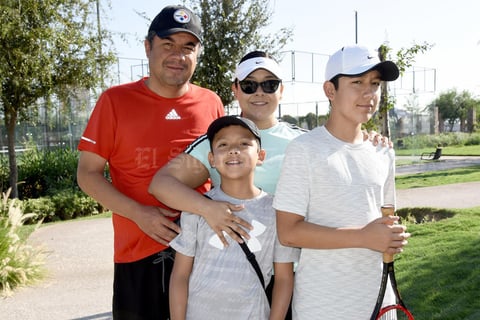 12092019 Óscar, Karina, Emiliano y Leonardo.
