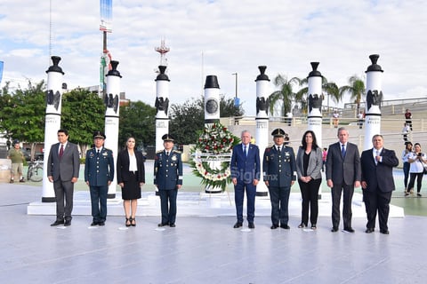 Al respecto de la fecha, la cercanía con las fiestas patrias y el aniversario de Torreón, el alcalde Jorge Zermeño llamó a los ciudadanos a reflexionar sobre los avances que se han tenido en la vida pública.