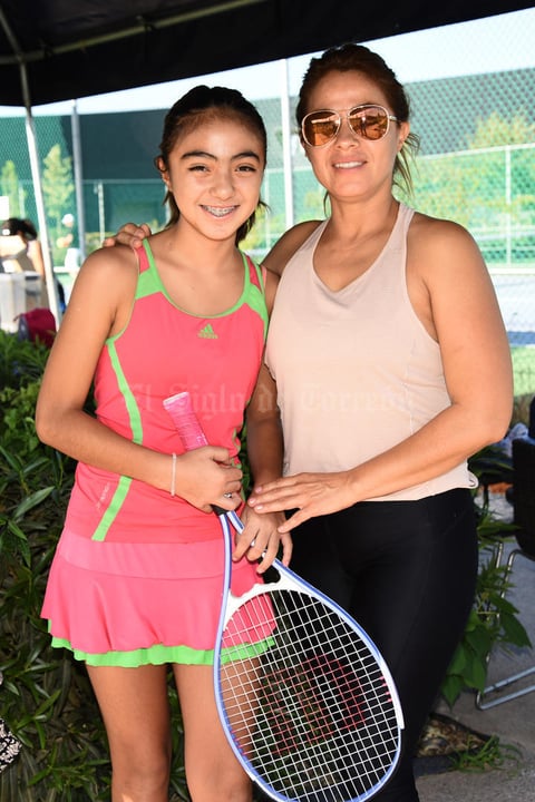 13092019 CLíNICAS DE TENIS.  Luciana y Edith.