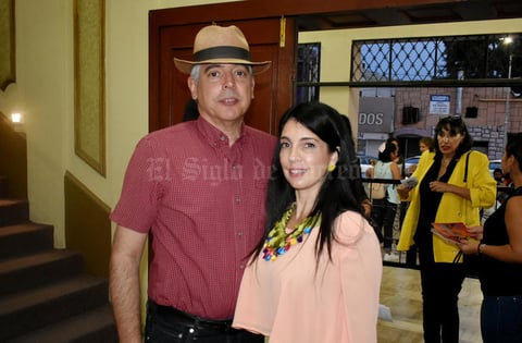 13092019 EN LA CAMERATA.  Hugo y Luvy.