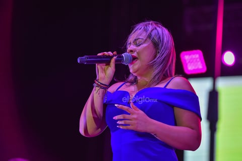 Entrega de amor, Mi único amor y Las maravillas de la vida fueron los primeros temas que cantaron.