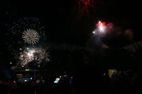 Chicos y grandes respondieron al grito de ¡Viva México!