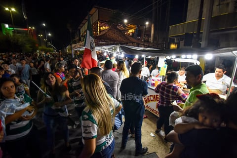 Algunos aprovecharon para comprar algunos productos.