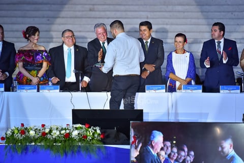 Se realizó una sesión solemne de Cabildo.