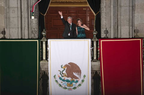 La de esta noche es la primera celebración de inicio de la Independencia de México que López Obrador encabeza como presidente de México, cargo al que aspiró en tres ocasiones, en 2006, en 2012 y en 2018.
