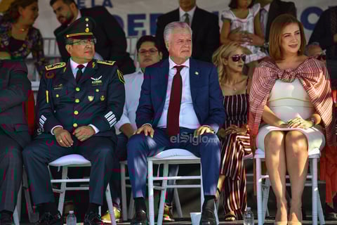 El alcalde Jorge Zermeño presidió el desfile.