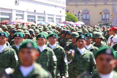 Las fuerzas militares estuvieron representadas por 450 elementos de tropa, 101 rurales con sus respectivos caballos, 32 oficial y cinco jefes, quienes llevaron a seis canes y condujeron 36 vehículos.
