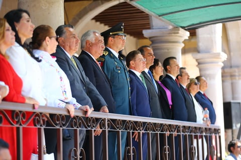 Los cuerpos de emergencia también estuvieron presentes a través de Protección Civil y Cruz Roja, mediante 84 elementos y 21 vehículos.