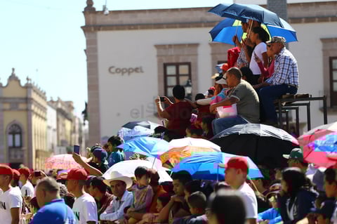 Lo integraron dos mil 024 alumnos y 336 docentes.