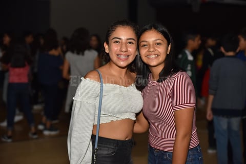 16092019 DISFRUTAN DE NOVATADA.   Fabiola y Natalia.