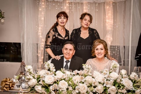 17092019 BODAS DE ORO.  Nazario y Lupita con Soco y Soquito.