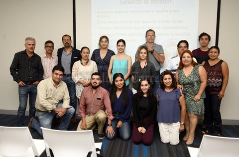 14092019 INTERESANTE CONFERENCIA.  Hace unos días en el edificio ETLAC del Tec de Monterrey, se llevó a cabo la charla Acciones preventivas para el suicidio, impartida por la licenciada Lucero Tello, responsable del programa Línea de vida. Los asistentes, se mostraron interesados en todo ahí lo expuesto.