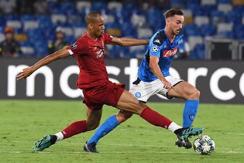 El Napoli del 'Chucky' Lozano vence al Liverpool