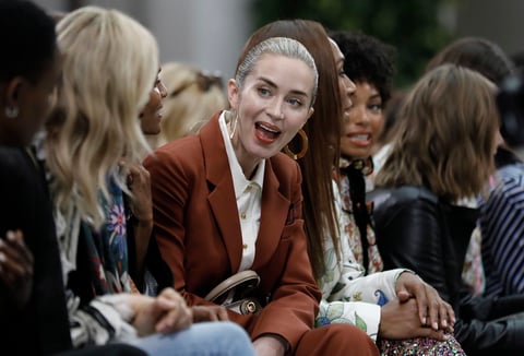 Emily Blunt en pasarela de Tory Burch