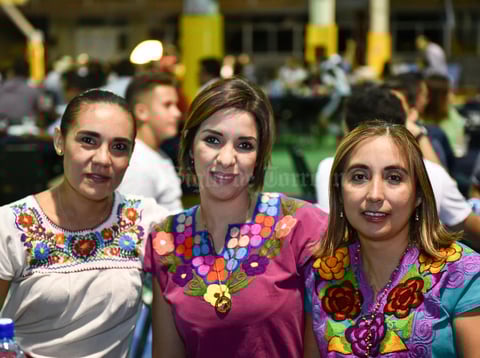 18092019 MUY MEXICANAS.  Mónica, Claudia y Gaby.