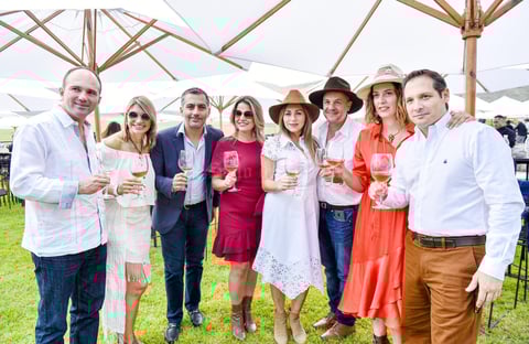 Arturo,Leonor,Roger,Gaby,Joana,Ricky,Claudia y Seve