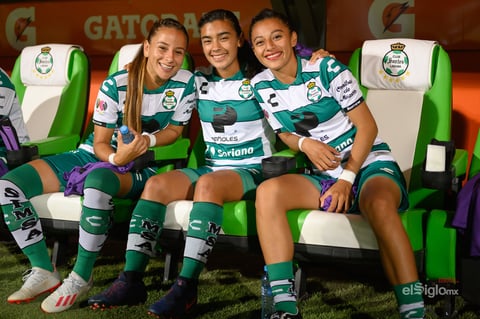 Marianne Martínez, Linda Valdéz, Brenda Guevara


Marianne Martínez Valdepeñas #17 Media Santos
Linda Lizbeth Valdéz Martínez #28 Media Santos
Brenda Alejandra Guevara Nicolás #7 Media Santos

Santos vs Cruz Azul

juego correspondiente a la jornada 10 de la apertura 2019 de la Liga MX femenil en TSM Oficial - lunes 16 de septiembre de 2019 21:00h