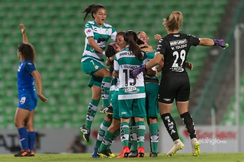 Celebración de gol de Arlett Tovar 


Arlett Tovar Gómez #4 Defensa Santos

Santos vs Cruz

juego correspondiente a la jornada 10 de la apertura 2019 de la Liga MX femenil en TSM Oficial - lunes 16 de septiembre de 2019 21:00h