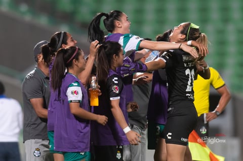 Celebración de gol de Yahaira Flores 8 



Santos vs Cruz

juego correspondiente a la jornada 10 de la apertura 2019 de la Liga MX femenil en TSM Oficial - lunes 16 de septiembre de 2019 21:00h