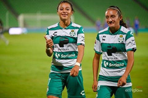 Nancy Quiñones, Brenda Guevara


Nancy Quiñones #11 Defensa Santos
Brenda Guevara #7 Media Santos

Santos vs Cruz Azul

juego correspondiente a la jornada 10 de la apertura 2019 de la Liga MX femenil en TSM Oficial - lunes 16 de septiembre de 2019 21:00h