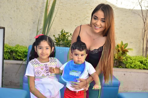 19092019 Sofía, Emiliano y Paola.
