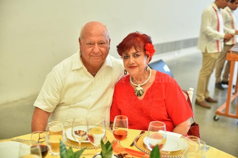 19092019 Luis Enrique y Tere.
