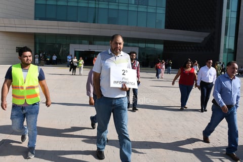 Bajo la coordinación de Protección Civil Municipal, ejecutaron diversas maniobras por supuestas emergencias, tales como personas con diversos tipos de lesiones, rescates en áreas especiales y atención de incendios en general.